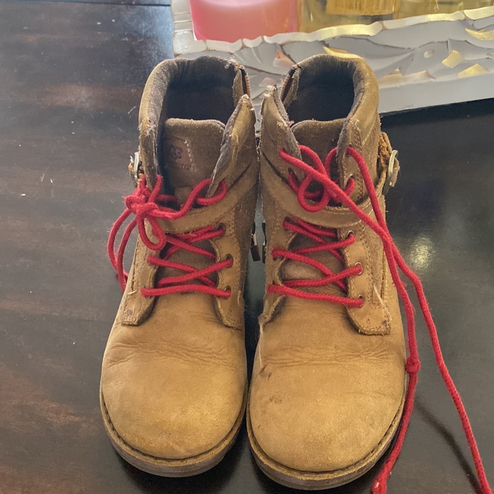 Kids used leather Ugg  boot